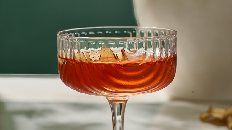 washington apple cocktail on a table