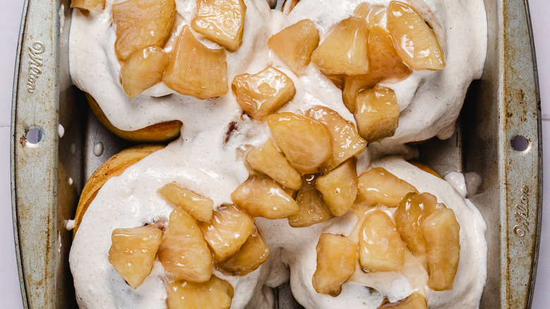 Cinnamon buns in baking tray