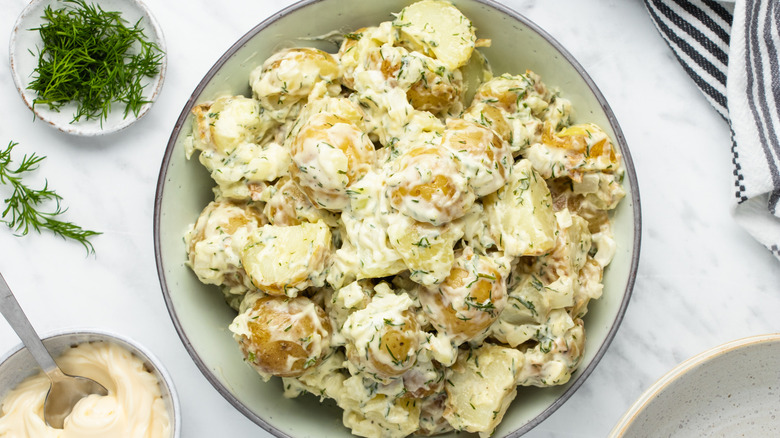 potato salad in bowl
