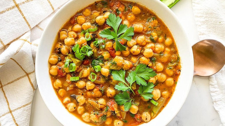 chana masala in bowl
