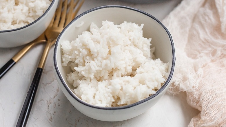 white rice in bowl