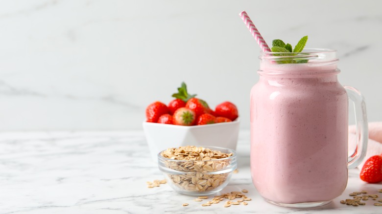 Strawberry oatmeal smoothie