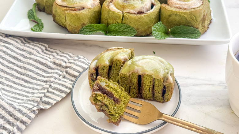 matcha cinnamon roll cut plated