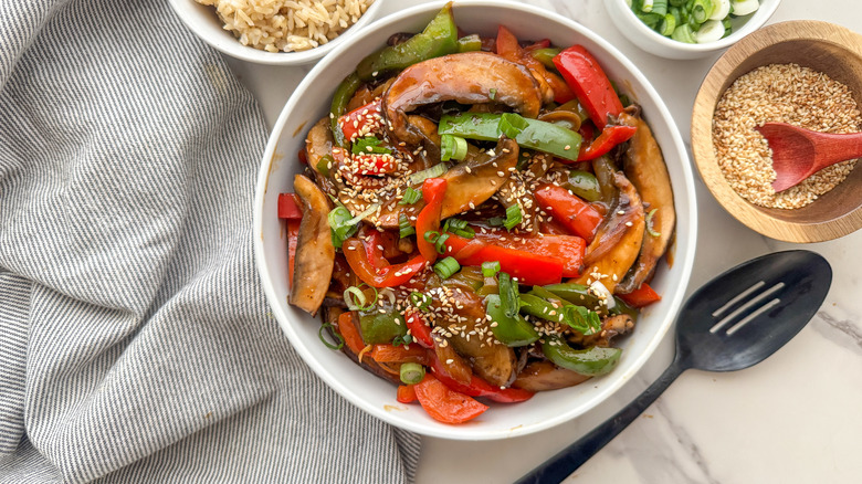 vegan pepper steak in bowl