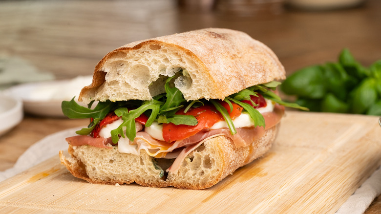 picnic-worthy prosciutto sandwich