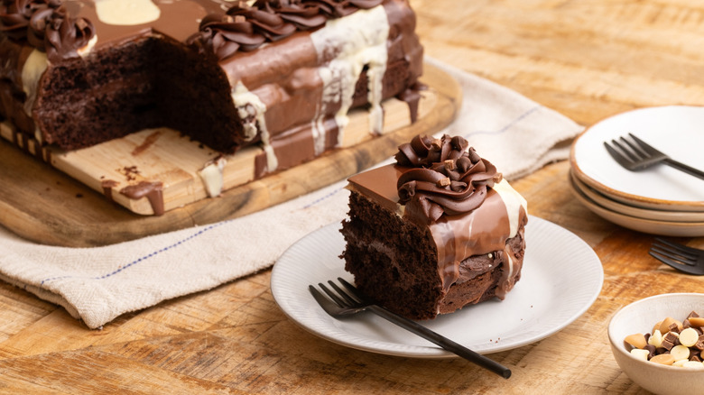 triple chocolate sponge cake