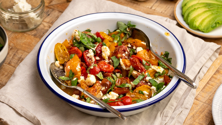 3-ingredient heirloom tomato salad