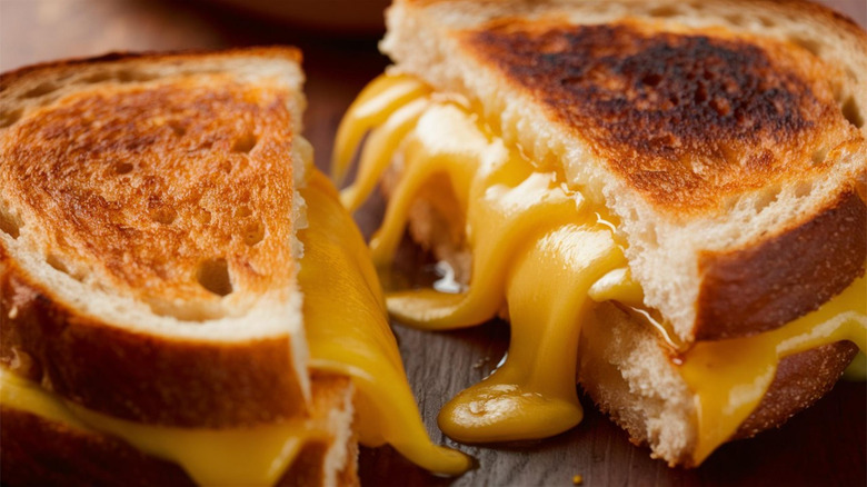 grilled cheese melting