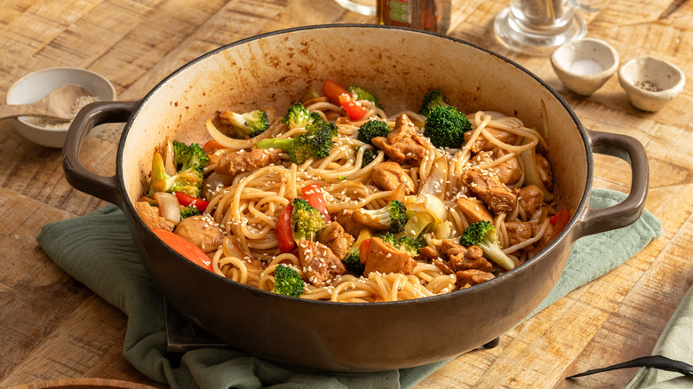 spicy chicken and broccoli noodles
