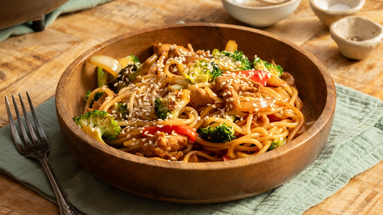spicy chicken and broccoli noodles