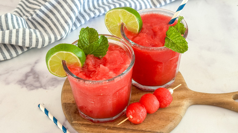 2 slushies on small tray